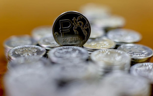 У Росії заявили про "недостатні" заходи для стабілізації рубля