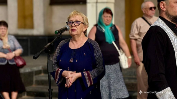 У Нововолинську вшанували пам’ять військових і цивільних, які загинули в полоні | Новини Нововолинська У Нововолинську вшанували пам’ять військових і цивільних, які загинули в полоні | Новини Нововолинська