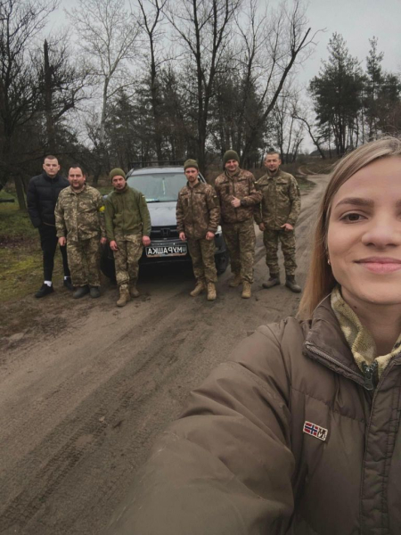 «Мурашка продовжує свою місію»: рідні загиблої військової медички з Благодатного придбали для захисників два авто та дрон | Новини Нововолинська