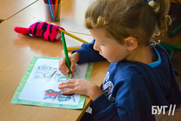 Займаються творчістю та вивчають українську: у Нововолинську функціонує дошкільний заклад для діток-переселенців | Новини Нововолинська