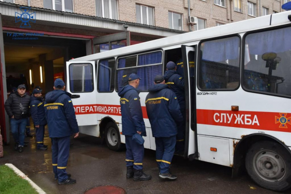 Волинські рятувальники вирушили на Харківщину для виконання завдань за призначенням | Новини Нововолинська