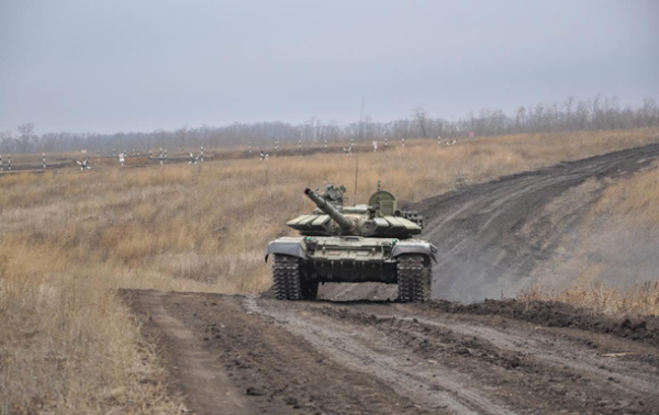 РФ провела танковые учения возле Украины и в Крыму