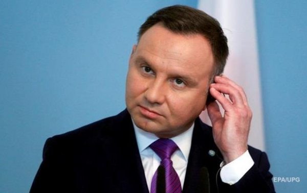 Дуда заявил, что Россия поддерживает кризис на границе Беларуси и ЕС 