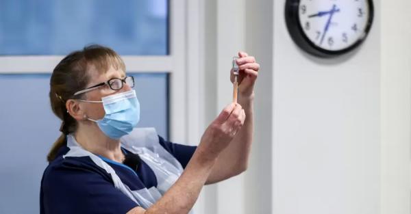 В начале 2022-го года все центры вакцинации в Украине закроют на два дня  - Короновирус
