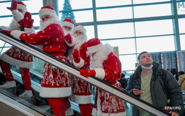 В РФ суд зарегистрировал иск об оскорблении чувств верующих в Деда Мороза