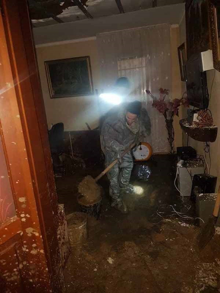 Фонтан из нечистот: в Херсоне прорвало напорный канализационный трубопровод