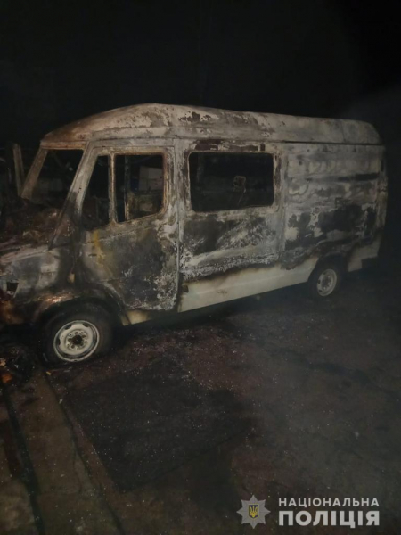 В Киевской области мужчина из ревности сжег автомобили знакомых своей жены - Проишествия