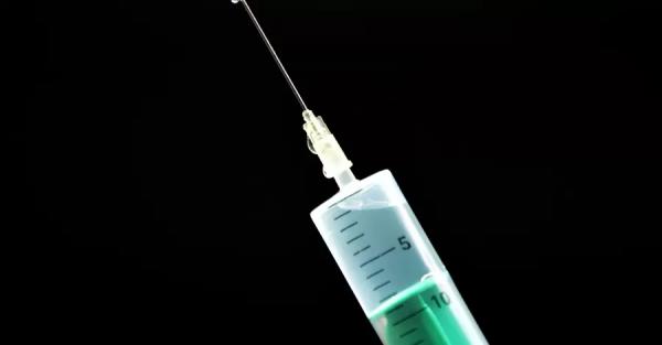 В Минздраве ответили конспирологам: Вакцины не меняют ДНК и не влияют на нее - Короновирус