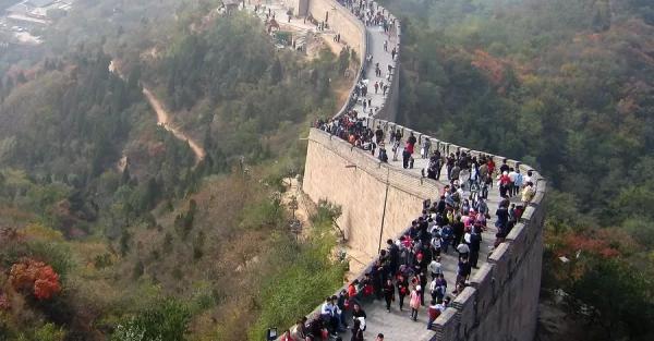В Китае рухнула часть Великой стены, есть пострадавшие  - Проишествия