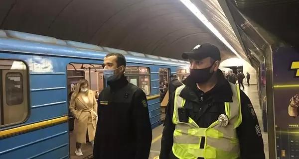В метро Киева ищут взрывчатку: из-за анонимного звонка закрыли две станции и пересадку - Проишествия