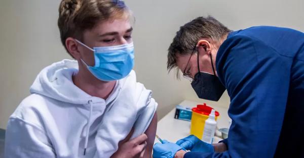 Вакцинация подростков от ковида: мнения врачей, родителей и самих детей - Короновирус