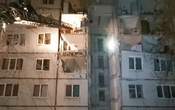 В Харькове снаряд разрушил несколько квартир в многоэтажке