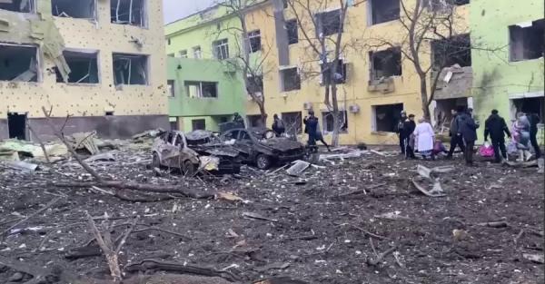 У Маріуполі російські окупанти розбомбили пологовий будинок та дитячу лікарню фото відео- Події