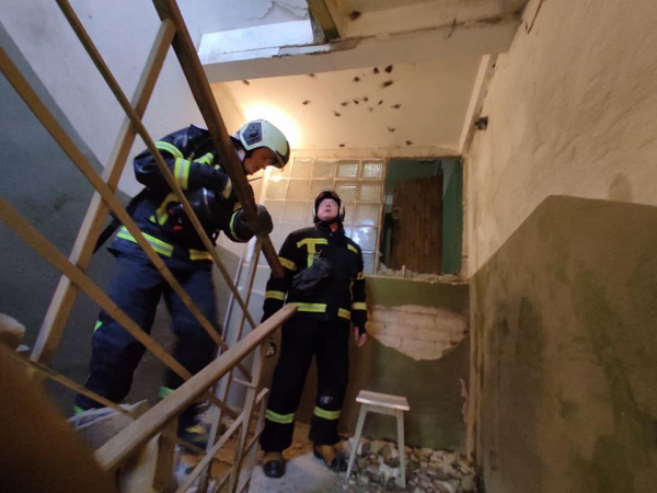У Києві внаслідок обстрілів стався обвал у 12-поверховому житловому будинку- Події