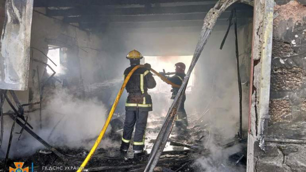 Надзвичайники гасили пожежу у селищі Солоне Дніпропетровської області - 34 телеканал