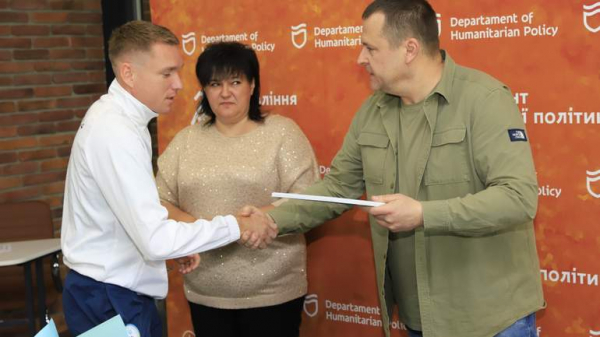 Філатов вручив дніпровським призерам Дефлімпіади сертифікати на суму близько 1,5 млн грн - 34 телеканал