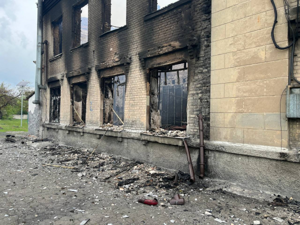 В Авдеевке войска РФ обстрелом разрушили школу - 18 мая 2022 :: Донеччина