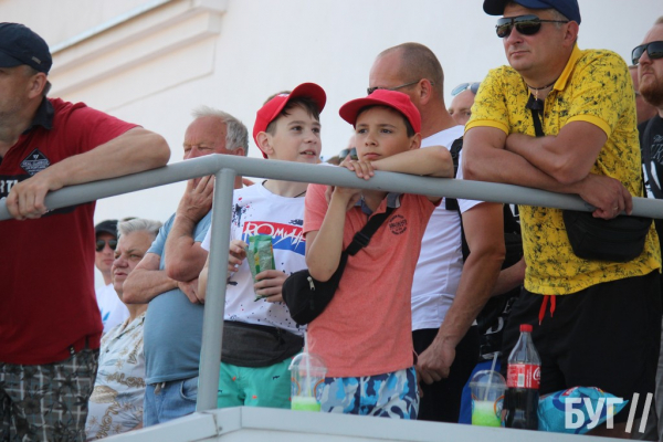 У Нововолинську провели благодійний футбольний матч: фоторепортаж | Новини Нововолинська