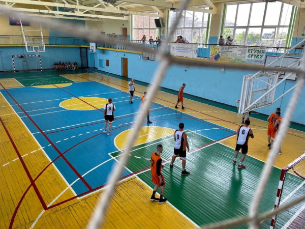 У Нововолинську провели благодійний баскетбольний турнір | Новини Нововолинська