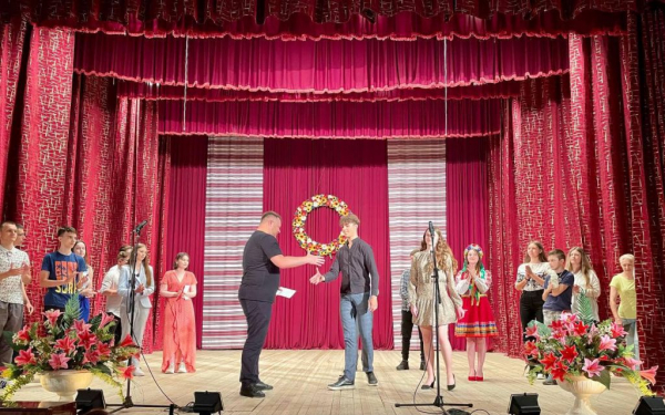 У Нововолинську відзначили переможців обласних предметних олімпіад і їхніх педагогів | Новини Нововолинська