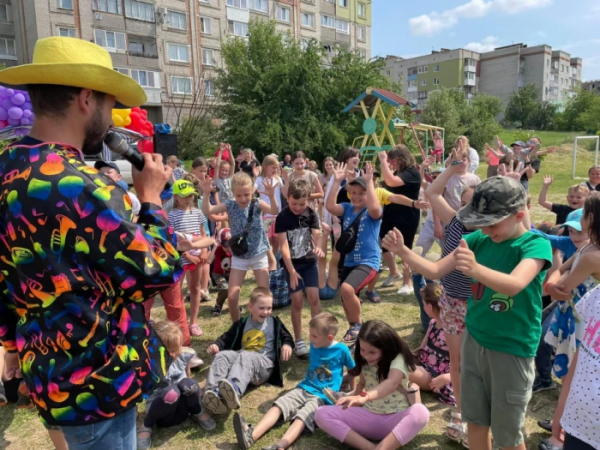 У Нововолинську провели благодійне дитяче свято на підтримку ЗСУ | Новини Нововолинська