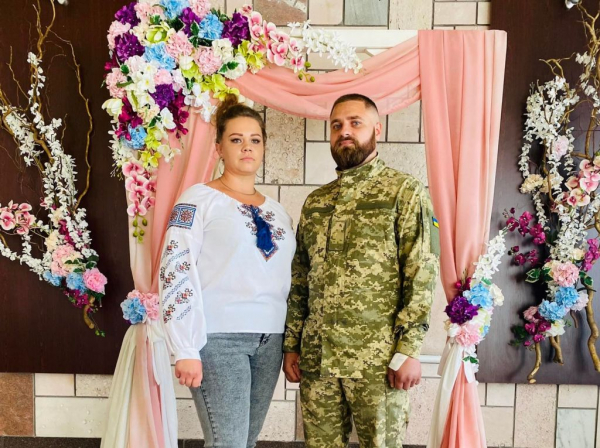 Любов перемагає завжди: військовослужбовець з Нововолинська одружився з коханою | Новини Нововолинська