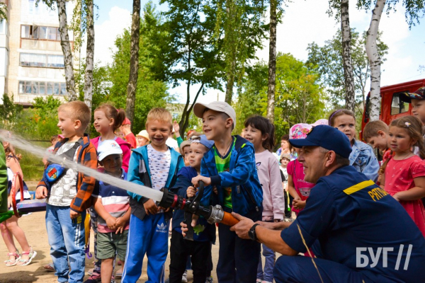 Рятувальники відвідали діток у дошкільному закладі Нововолинська | Новини Нововолинська