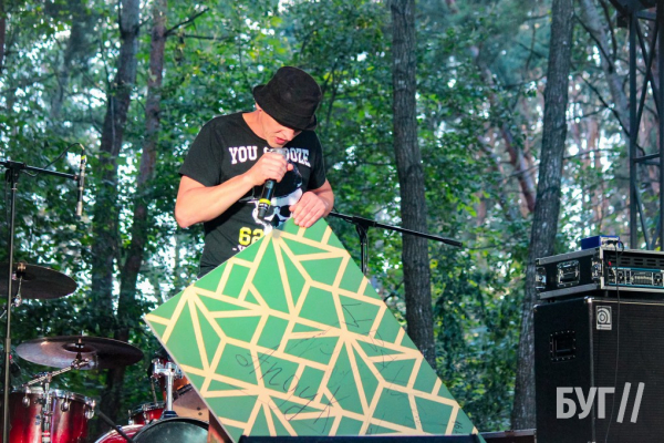Литовезькі мольфари: гурт «Цвях» з іншими митцями організували благодійний концерт посеред лісу | Новини Нововолинська