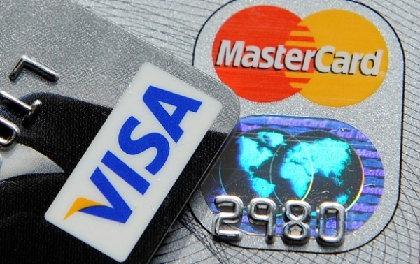 НБУ змінив ліміт на розрахунки карткою за кордоном