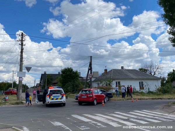 У Нововолинську на Соборній трапилася ДТП за участю двох автомобілів | Новини Нововолинська