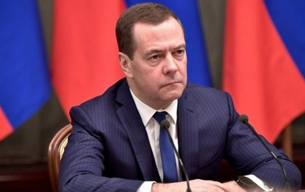 Медведєв заявив про "плани" щодо України та Грузії - соцмережі