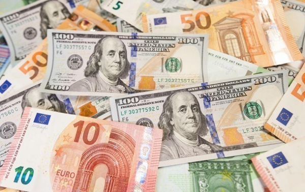 Курс євро до долара різко зріс після рішення ЄЦБ