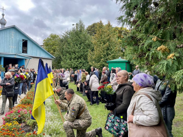 У Нововолинську провели в останню путь Героя Олега Іванова | Новини Нововолинська