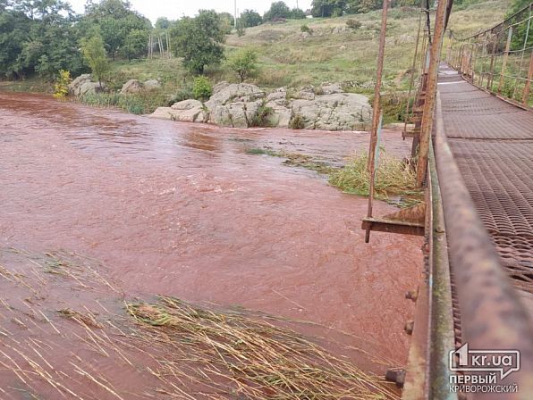 ЗМІ Кривого Рогу показали як виглядає річка Інгулець після ракетного удару російських військ по греблі у Кривому Розі - 16 вересня 2022 :: Новини Донбасу