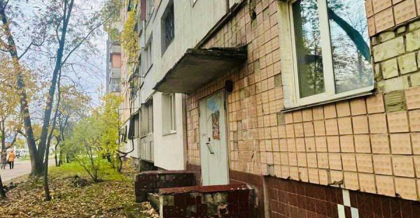 На Київщині дворічний хлопчик випав із вікна третього поверху - Події