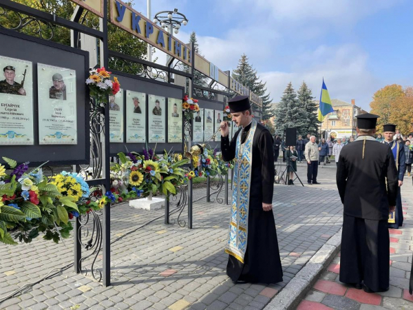 У Нововолинську молитвою вшанували загиблих військових | Новини Нововолинська