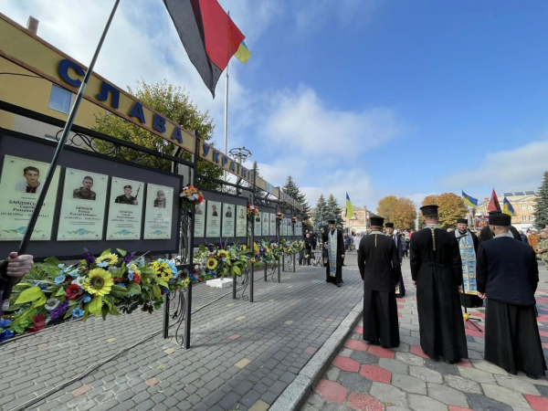 У Нововолинську молитвою вшанували загиблих військових | Новини Нововолинська