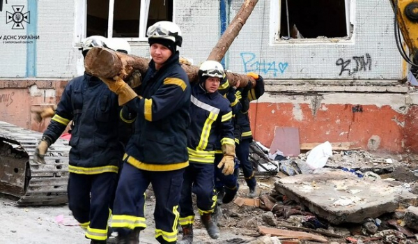 Кількість жертв удару по багатоповерхівці у Запоріжжі зросла до 15 осіб - Події