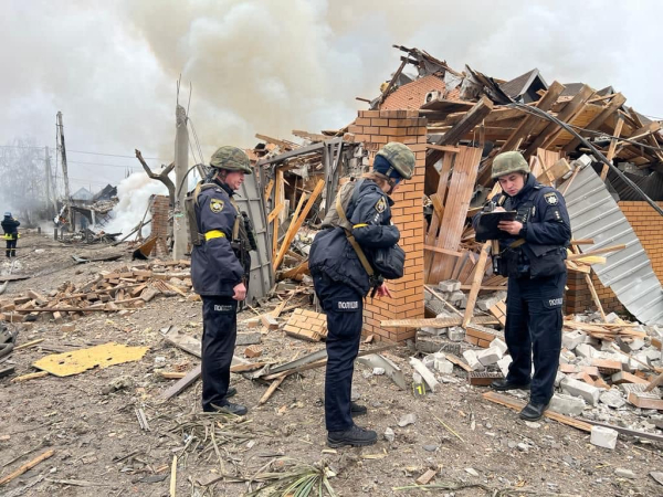 Війська РФ вдарили по Дніпру: у місті пожежа, постраждали 6 людей - Події