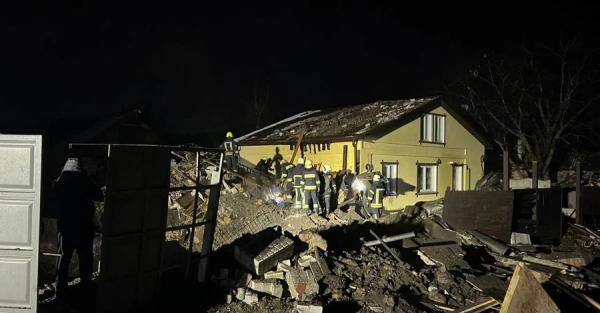 У Харкові пролунали вибухи - росіяни вдарили по житловому будинку - Події