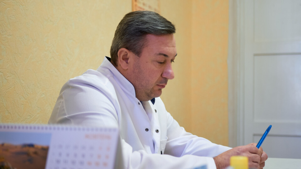 У Нововолинськ переїхав лікар з Харківщини після того, як ним зацікавилось ФСБ | Новини Нововолинська