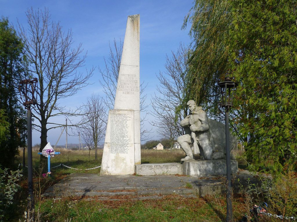 Невідоме Євангеліє, укріпрайон та пам’ятник відомої скульпторки: дослідник розповів про село Морозовичі Поромівської громади | Новини Нововолинська