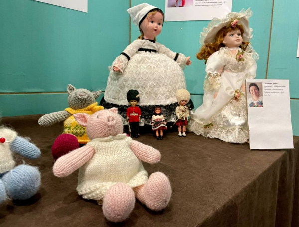 У Нововолинську відкрили виставку іграшок ручної роботи: мешканців запрошують на «Лялькове диво» | Новини Нововолинська