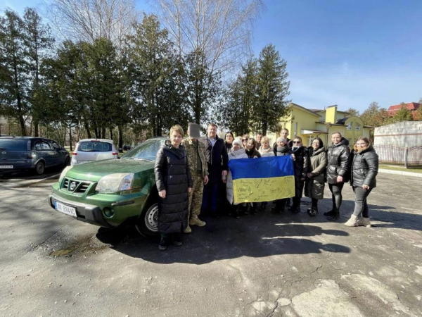 З Нововолинська відправили ще один автомобіль для військових | Новини Нововолинська