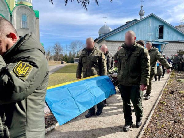 Мешканці Нововолинська попрощалися з полеглим Героєм Андрієм Хрябченком | Новини Нововолинська