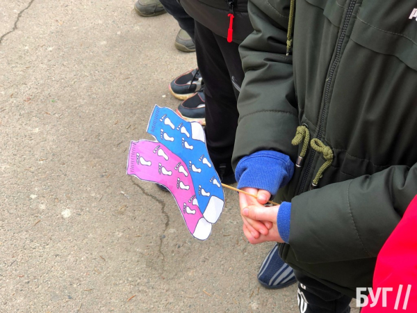 У Нововолинську відбулась акція «Кольорові шкарпетки» до Всесвітнього дня людей із синдромом Дауна | Новини Нововолинська