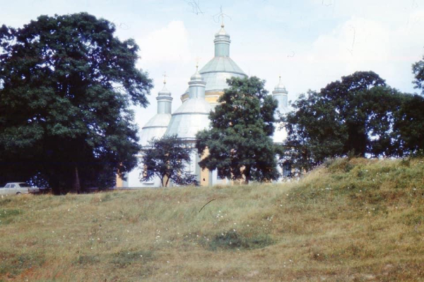 У мережі опублікували архівні фотографії Низкиницького монастиря 1984 та 1986 років | Новини Нововолинська