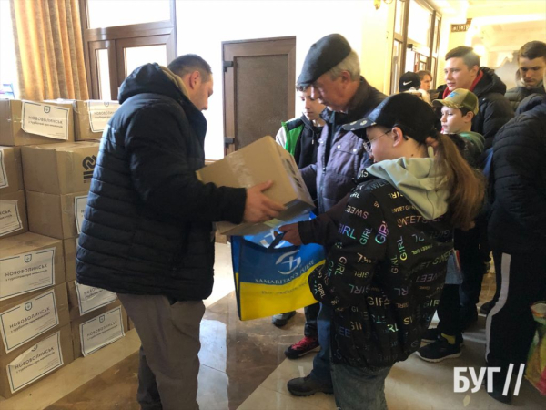 Дітям-сиротам Нововолинська вручили Великодні подарунки | Новини Нововолинська