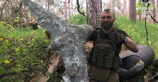 На Луганщині гвардієць із позивним "Лютий" захопив рідкісний російський дрон - Події