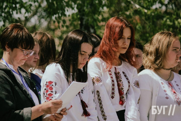 Предстоятель ПЦУ митрополит Епіфаній освятив стелу загиблих випускників Нововолинського ЦПТО | Новини Нововолинська